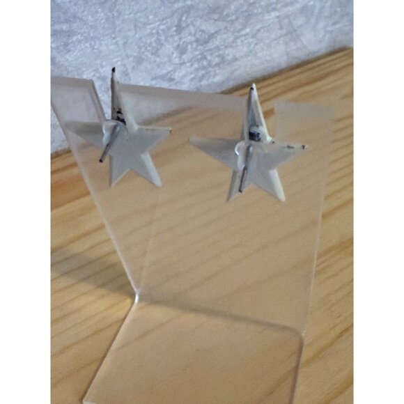 Red Star Shaped Enamel Stud Earrings For Women - Picture 5 of 6